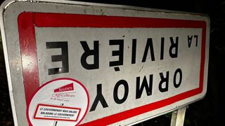 Comme d'autres syndicats agricoles avant eux, les Jeunes Agriculteurs d'Ile-de-France Ouest ont exprimé leur colère le 8 octobre 2024 au soir. Comme d'autres syndicats agricoles avant eux, les Jeunes Agriculteurs d'Ile-de-France Ouest ont exprimé leur colère le 8 octobre 2024 au soir.