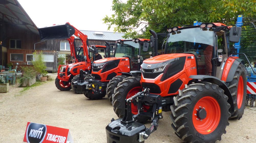 La gamme de tracteurs de Kioti culmine désormais à 140 chevaux.