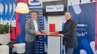 Signature de l'accord de partenariat entre la marque et la fédération.