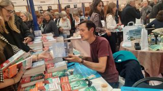 La foire du livre de Brive (Corrèze) est un incontournable des amateurs de littérature. La foire du livre de Brive (Corrèze) est un incontournable des amateurs de littérature.