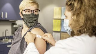 La campagne de vaccination contre la grippe saisonnière et le Covid-19 débute le 15 octobre 2024. La campagne de vaccination contre la grippe saisonnière et le Covid-19 débute le 15 octobre 2024.