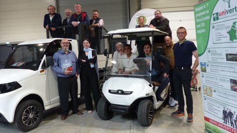 Les membres de la direction du groupe avec les responsables de Pilotcar Otomotiv avec qui Univert a signé un partenariat. Les membres de la direction du groupe avec les responsables de Pilotcar Otomotiv avec qui Univert a signé un partenariat.