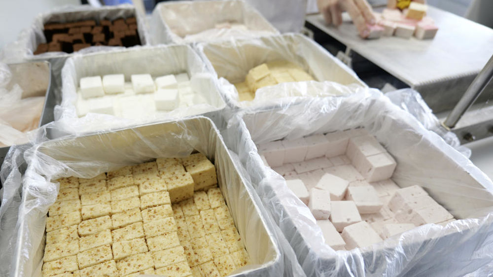 La Mallow, cube moelleux sucré conçu en France, contient au minimum 20 % de fruits.