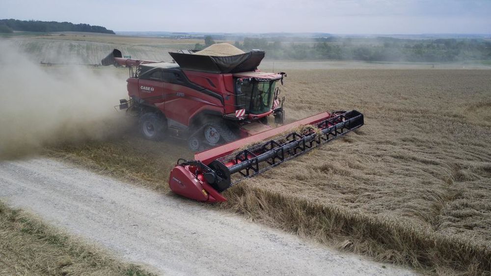 La trémie, d’une capacité de 20 000 L, devrait garantir une autonomie confortable.