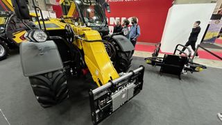 L'interface Fast Attach de Dieci permet d'atteler l'outil et tous ses branchements en quelques secondes.