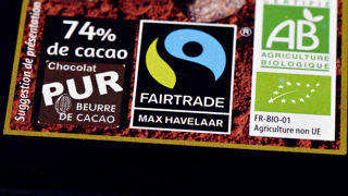 Les vente de chocolat équitable Max Havelaar sont en forte hausse, avec +4% des volumes en un an. Les vente de chocolat équitable Max Havelaar sont en forte hausse, avec +4% des volumes en un an.