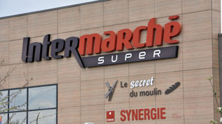 10 000 producteurs, situés à moins de 70 km des magasins, sont déjà référencés par Intermarché et Netto. 10 000 producteurs, situés à moins de 70 km des magasins, sont déjà référencés par Intermarché et Netto.