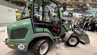 La chargeuse KL 21.5 L de Kramer est motorisé au choix par un bloc de 26 ou 45 ch. La chargeuse KL 21.5 L de Kramer est motorisé au choix par un bloc de 26 ou 45 ch.