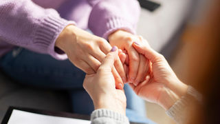 L'association Solidarité Femmes accompagne les victimes de violences conjugales et/ou intrafamiliales. L'association Solidarité Femmes accompagne les victimes de violences conjugales et/ou intrafamiliales.