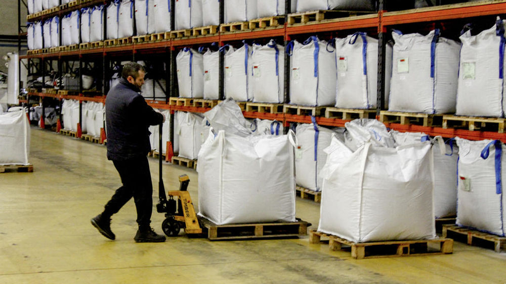 Le Biochar, ici produit par Terra Fertilis, est constitué de bois pyrolysé et s’inspire des techniques agricoles de tribus amazoniennes.