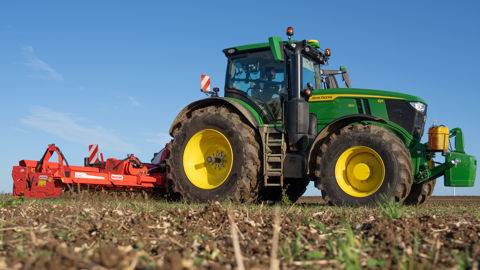 John Deere 6R 250 AutoPowr : une cabine sobre et efficace John Deere 6R 250 AutoPowr : une cabine sobre et efficace