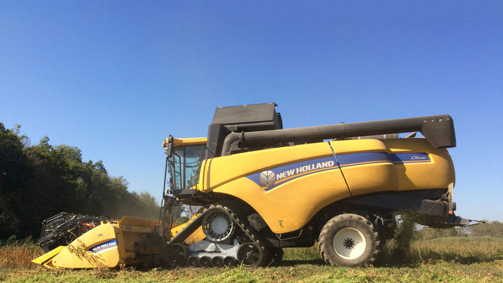 Camso équipe les chenilles de tracteurs et engins de récolte. Camso équipe les chenilles de tracteurs et engins de récolte.