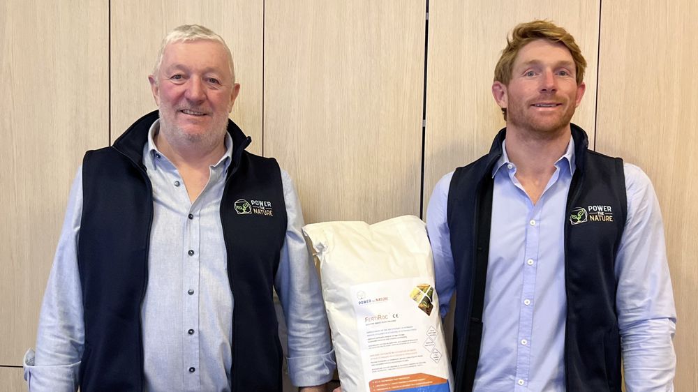 Jean-Martin Niesner et son fils Pierre, deux agriculteurs mosellans, ont fondé la start-up Power the Nature et lancent pour 2025 le biostimulant FertiRoc.