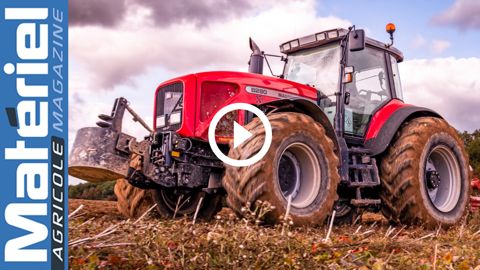 Un Massey Ferguson 8280 Xtra au labour dans le Cher Un Massey Ferguson 8280 Xtra au labour dans le Cher