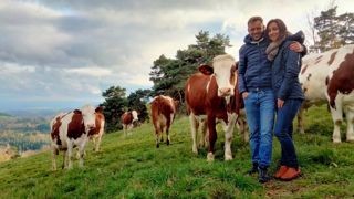 Thibaud Meunier et Manon Fougerouse ont divisé leur cagnotte avec un premier pallier de 4500 euros. Thibaud Meunier et Manon Fougerouse ont divisé leur cagnotte avec un premier pallier de 4500 euros.