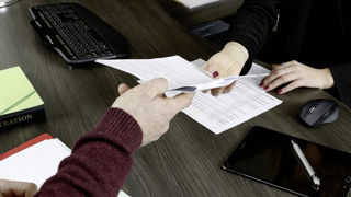 Le montant de la prise en charge des intérêts ne pourra dépasser 1 106 € par demandeur. La transparence Gaec s'applique dans limite de trois plafonds. Le montant de la prise en charge des intérêts ne pourra dépasser 1 106 € par demandeur. La transparence Gaec s'applique dans limite de trois plafonds.