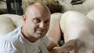 Henrik Jessen a d'abord eu de solides responsabilités locales avant de se hisser à la direction nationale du syndicat agricole majoritaire danois. Henrik Jessen a d'abord eu de solides responsabilités locales avant de se hisser à la direction nationale du syndicat agricole majoritaire danois.