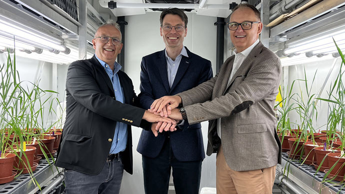 Marc Guillermou, fondateur de Bio3G, Peter Braendle, PDG d'Éléphant Vert, et Pierre-Gilles Gérard, DG de Bio3G.