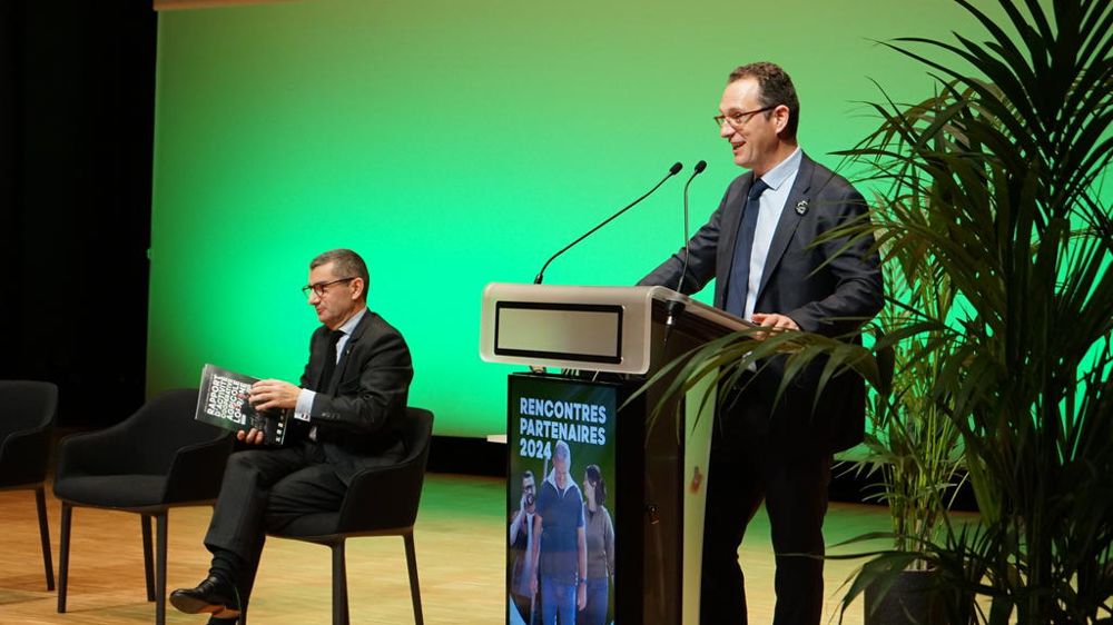 « Nous vivons une nouvelle crise agricole structurelle, peut-être moins pire qu'en 2016, mais revenue trop tôt », estiment Pierre-Yves Simonin (au pupitre), président du groupe Cal, et Pierre-Antoine Ferru, directeur général.