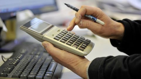 La FNSEA et JA s’opposent « à tout alourdissement des charges et du coût du travail pour les entreprises agricoles ». La FNSEA et JA s’opposent « à tout alourdissement des charges et du coût du travail pour les entreprises agricoles ».