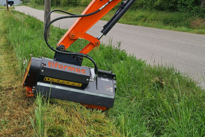 Broyeur Tirok sur bras de pelle. (&copy; Solycia)