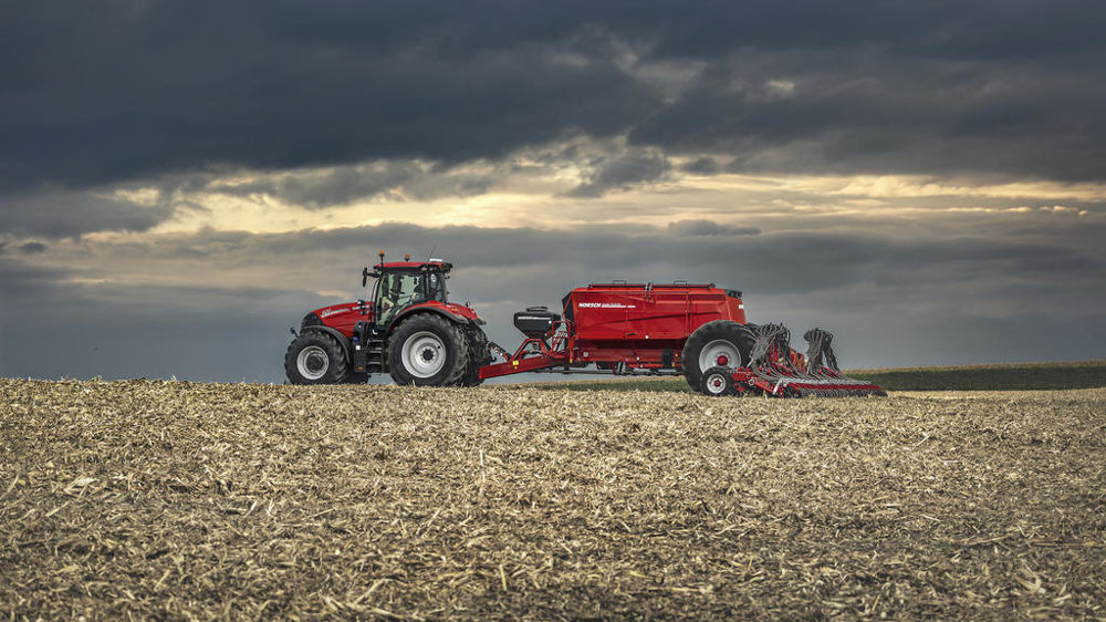 Le PTAC des modèles 185, 200, 220 et 240 full-powershift augmente de 13% pour atteindre 14 000 kg. Le PTAC des modèles 185, 200, 220 et 240 full-powershift augmente de 13% pour atteindre 14 000 kg.