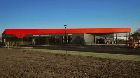 Le Centre d'expérience client Agrispace de Massey Ferguson ouvrira en avril 2025. Le Centre d'expérience client Agrispace de Massey Ferguson ouvrira en avril 2025.
