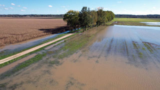 Le scénario Afterres 2050 Climat de Solagro estime qu'en 2100 la France connaîtra une hausse des phénomènes de pluies extrêmes, notamment sur la moitié nord. Le scénario Afterres 2050 Climat de Solagro estime qu'en 2100 la France connaîtra une hausse des phénomènes de pluies extrêmes, notamment sur la moitié nord.