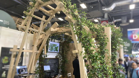 Exemple de structure réciproque (autoportante) présentée au Salon des maires (SMCL) en 2024.