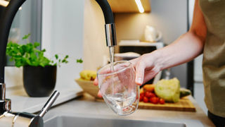 Un outil permet de consulter les contrôles sanitaires réalisés par commune sur l'eau du robinet. Un outil permet de consulter les contrôles sanitaires réalisés par commune sur l'eau du robinet.
