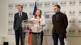 Les députés Harold Huwart (Liot), Mathilde Hignet (La France insoumise) et Julien Dive (Les Républicains) ont présenté à la presse le 12 février 2025 leur rapport sur la loi Egalim 2. Les députés Harold Huwart (Liot), Mathilde Hignet (La France insoumise) et Julien Dive (Les Républicains) ont présenté à la presse le 12 février 2025 leur rapport sur la loi Egalim 2.