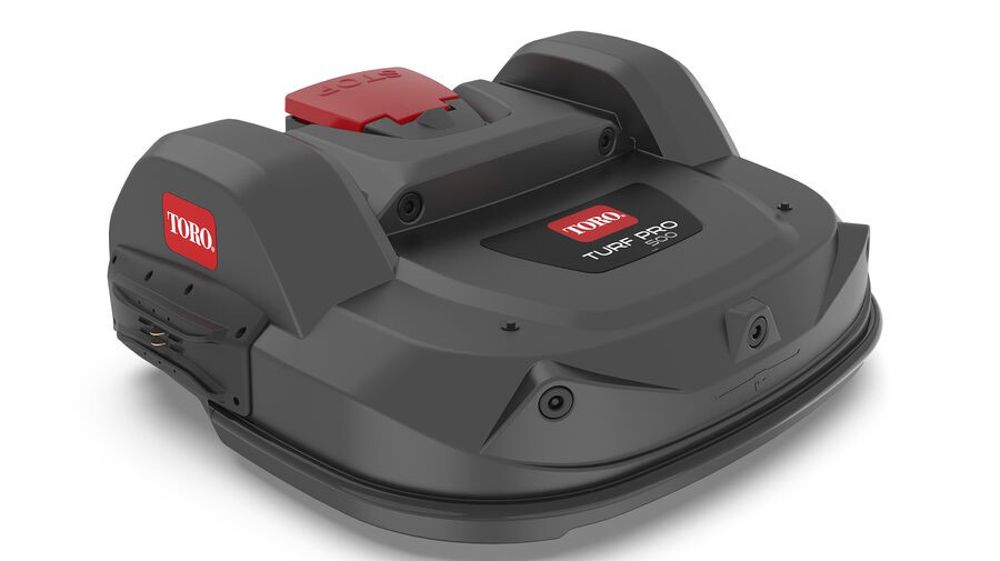 L'offre de Toro, trois modèles au départ, va être constituée de ce robot Turf Pro 500 SL d'une capacité de tonte de 75000 m2, doté des technologies GPS-RTK. Selon ses unités de coupe, il peut tondre à une hauteur minimale de 20 ou 15 mm. Il est particulièrement adapté à l'entretien des grandes surfaces engazonnées sportives.