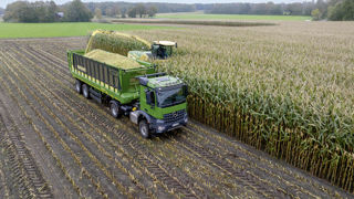 La GX 520 AgriLiner est une remorque à fond mouvant-tirant adapté aux poids-lourds agricoles. La GX 520 AgriLiner est une remorque à fond mouvant-tirant adapté aux poids-lourds agricoles.