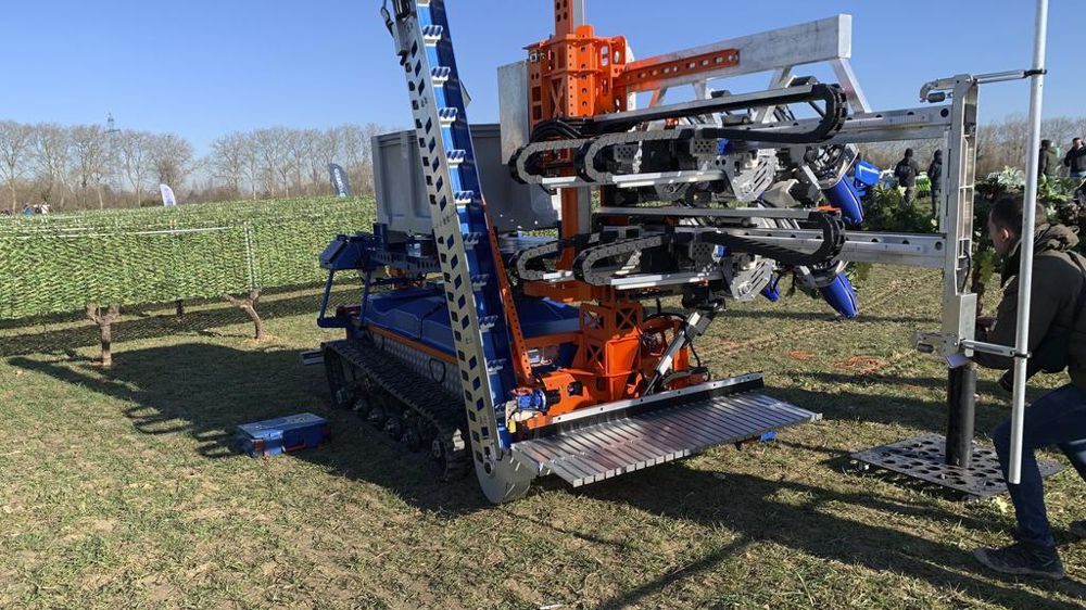 Pek Automotive : un vendangeur pour le porte-outil Slope Helper Pek Automotive : un vendangeur pour le porte-outil Slope Helper
