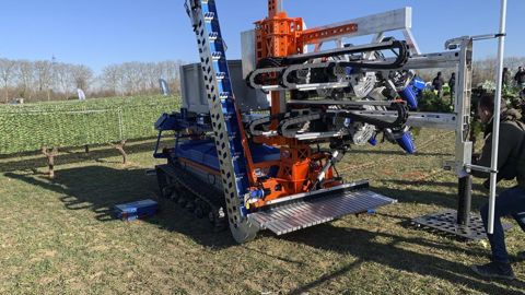 Pek Automotive : un vendangeur pour le porte-outil Slope Helper Pek Automotive : un vendangeur pour le porte-outil Slope Helper