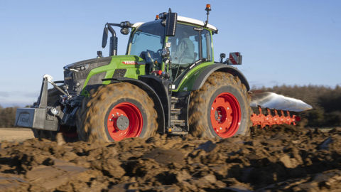 Fendt 620 Vario : Un moteur lent à 4 cylindres jusqu’à 224 ch ! Fendt 620 Vario : Un moteur lent à 4 cylindres jusqu’à 224 ch !
