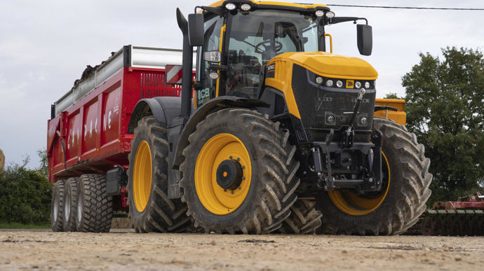 JCB Fastrac 8330 iCon : le point technique en quatre étapes