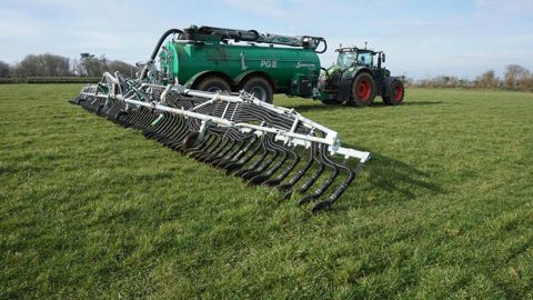 L’ETA Le Borgne a acquis des rampes à patins de grande largeur pour gagner en débit de chantier et réduire les émissions ammoniacales