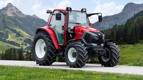 D'une puissance de 102 ch, le Lintrac 70 est le quatrième modèle de la série.