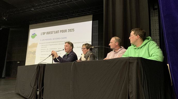 Le bureau et le conseil d'administration de Ouest'Lait sont renouvelés. A l'assemblée générale de l'OP le 18 mars à Saint-James (Manche), Landry Rivière (à gauche) a indiqué qu'il quittait la présidence.