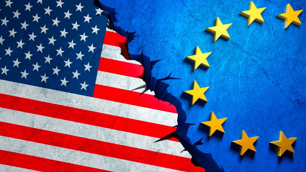 Drapeaux des USA et de l'UE et tensions