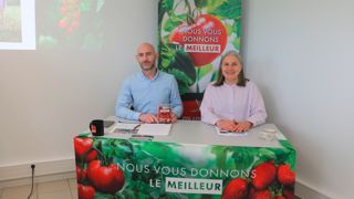 Ronan Collet, président de la coopérative Solarenn, et Isabelle Georges, directrice, veulent promouvoir l'origine France en rayon. Ronan Collet, président de la coopérative Solarenn, et Isabelle Georges, directrice, veulent promouvoir l'origine France en rayon.