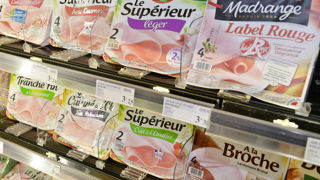 Les labels de certification occupent en moyenne seulement 2 % de la surface de l'étiquette quand les marques représentent entre 5 et 15 %, a chiffré une étude menée par la chaire d'enseignement In’faaqt. Les labels de certification occupent en moyenne seulement 2 % de la surface de l'étiquette quand les marques représentent entre 5 et 15 %, a chiffré une étude menée par la chaire d'enseignement In’faaqt.