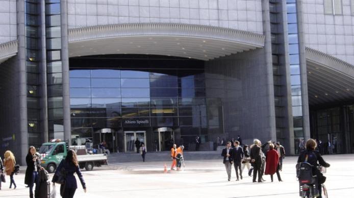 Le parvis du Parlement européen à Bruxelles.