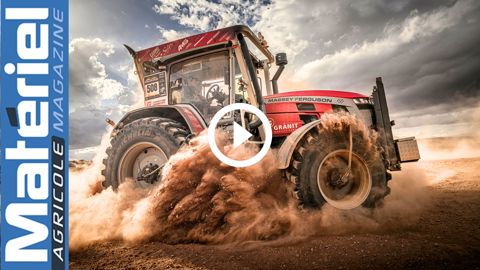 Un Massey Ferguson 8S à l'assaut du désert marocain Un Massey Ferguson 8S à l'assaut du désert marocain