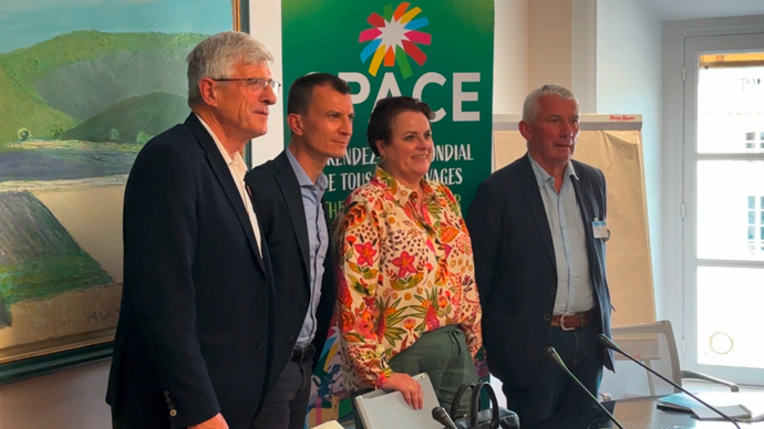 Conférence de presse du Space 2025 le 20 mai à Paris. De gauche à droite : Marcel Denieul, président du Space, Sébastien Abis, directeur du club Demeter, Anne-Marie Quéméner, commissaire générale du Space, et Jean-Yves Rissel, responsable des présentations animales. Conférence de presse du Space 2025 le 20 mai à Paris. De gauche à droite : Marcel Denieul, président du Space, Sébastien Abis, directeur du club Demeter, Anne-Marie Quéméner, commissaire générale du Space, et Jean-Yves Rissel, responsable des présentations animales.