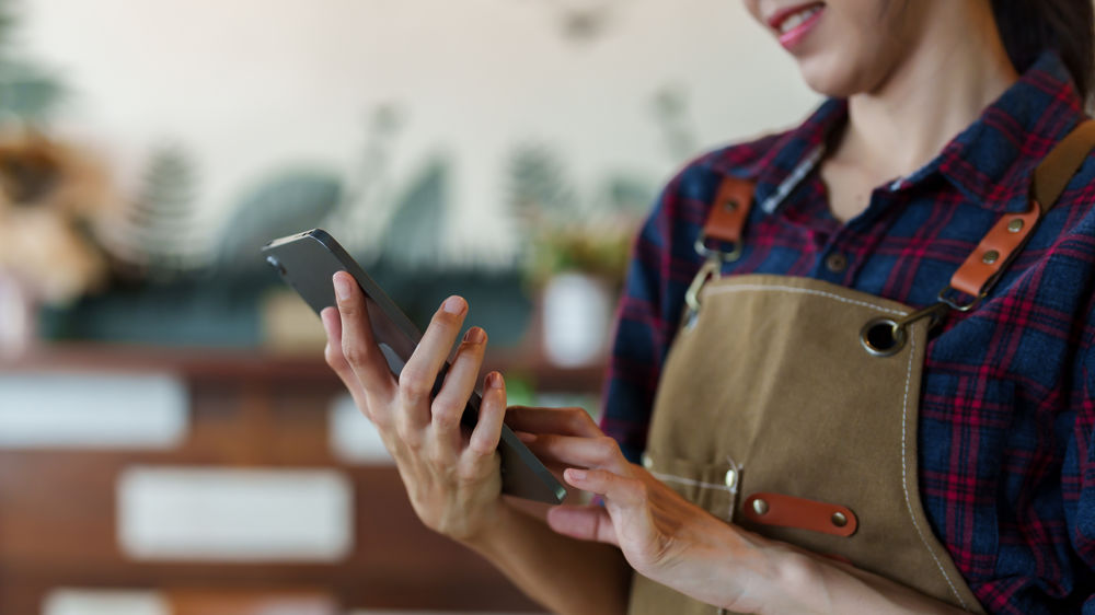 La nécessité d’un bon accueil est valable en boutique, lors du retrait de la commande, comme en ligne.