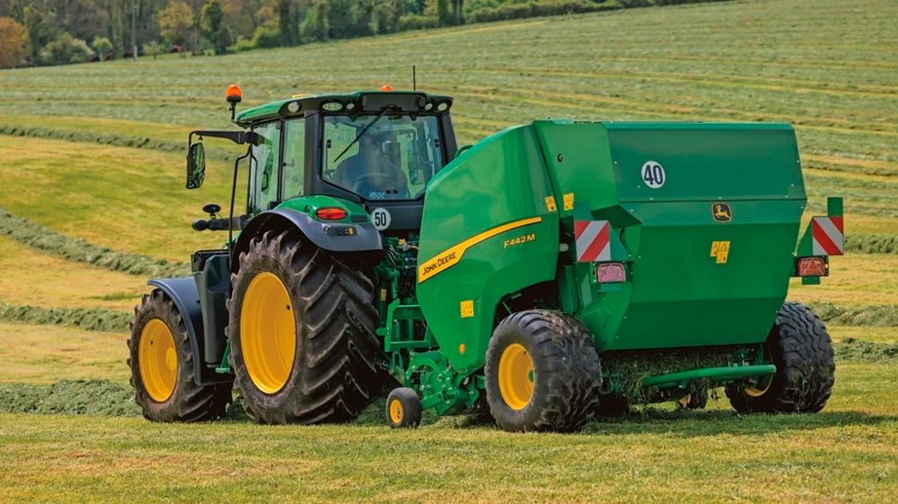 Presse à balles rondes F442M de chez John Deere