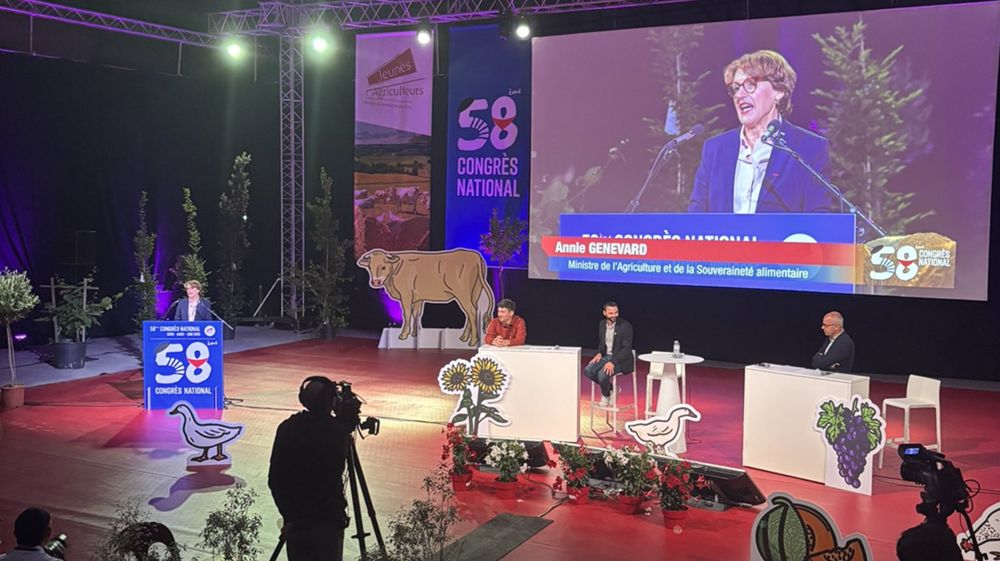 Annie Genevard au congrès 2025 de Jeunes Agriculteurs à Auch.