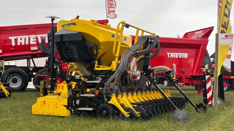 La trémie du Sonic affiche une capacité de 1 600 litres.